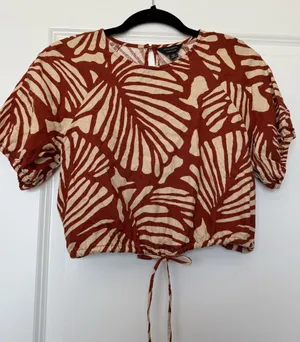 Banana Republic Linen Blend Crop Top Palm Print Rust Brown Adjustable Waist XS thumbnail 1