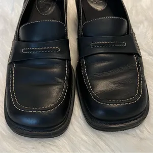 White Mountain Black Leather Loafers Shoes Women’s Size 8.5 Office Wear Academia thumbnail 2
