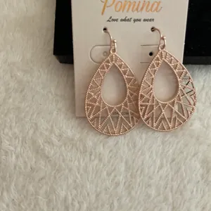 Pomina Lace Teardrop Earrings thumbnail 2