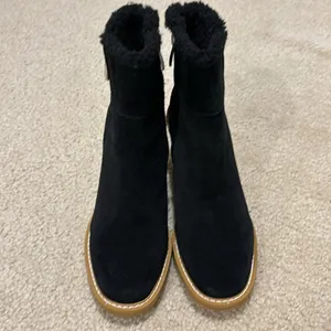 NWOT Franco Sarto Ulayna Suede Faux Shearling Wedge Booties Women’s 7.5 Black thumbnail 2
