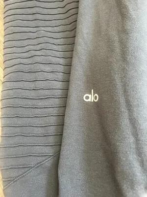 Alo Yoga medium pants thumbnail 8
