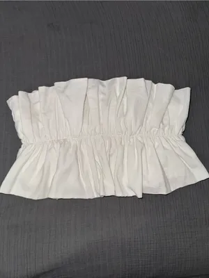 Selfie Leslie Off-Shoulder Ruffle Crop Top in Cream thumbnail 4