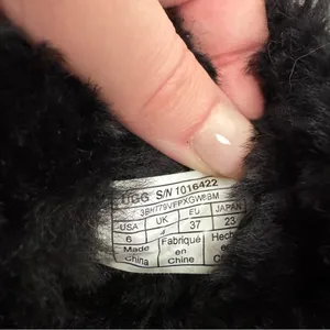 UGG Mini Bailey Button II Boots Black Size 6 thumbnail 7