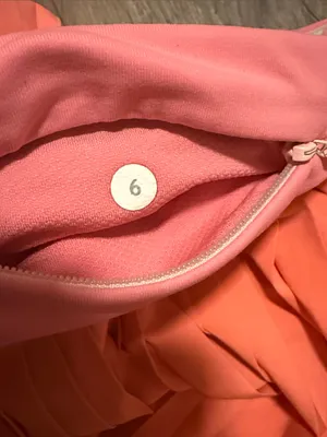 lululemon athletica Pink Waistband Coral Pleated skort size 6 thumbnail 3