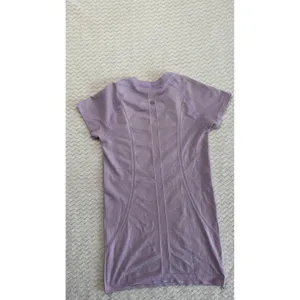 Lululemon Swiftly Tech Short Sleeve Crew Lilac Purple Athletic Top Size 4 thumbnail 2