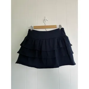 NWT Hollister Navy Blue Tiered Ruffle Skort Built-in Shorts Pockets Medium NEW thumbnail 3