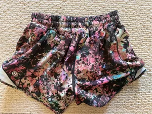 Lululemon Hotty Hot Short Stencil Blossom Red Multi Sheer Swift Ultra Light thumbnail 8