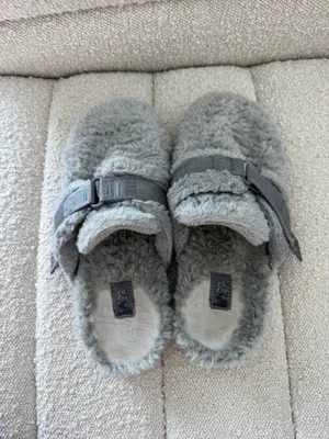 UGG Slides Fur  thumbnail 2
