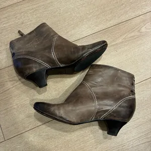 Frye Women’s Steffi Zip Ankle Bootie Brown Leather Size 8 thumbnail 3