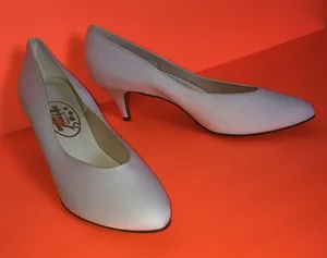 FINAL MARKDOWN Ladies’ Touch Ups Dyeable Wedding Pumps 12 thumbnail 1