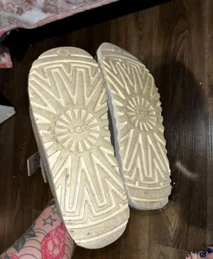 UGG Clogs thumbnail 3