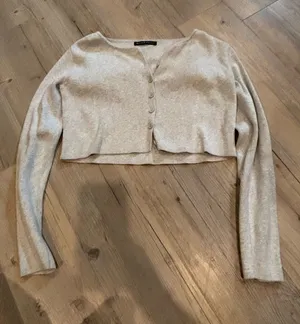 Brandy Melville Long Sleeve Top Crop thumbnail 1