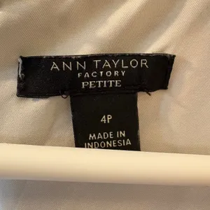 Ann‎ Taylor Petite Black White Floral Sketch Sleeveless Shift Dress Size 4P thumbnail 4