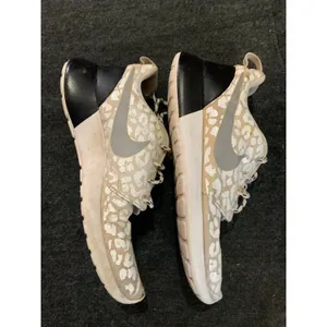 Nike Roshe One Leopard Print Casual Sneakers Women's‎ Size 8 Athletic Shoes thumbnail 4