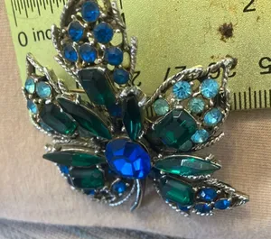 Lovely vintage brooch thumbnail 1