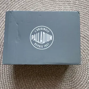 Palladium Pampa Hi Sneaker sz womens 8 thumbnail 4