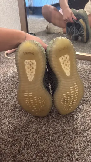 Yeezy Boost 350 thumbnail 5