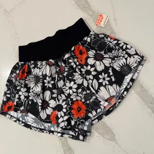 Free People Movement NWT Carpe Diem Printed HR Shorts Women’s Large Tuxedo Daisy thumbnail 4