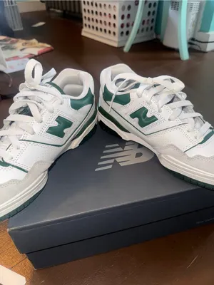 New Balance White and Green 550 Retro Low-Top Sneakers thumbnail 3