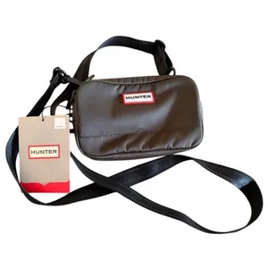 HUNTER Nylon Keeper Phone Pouch – Dark Olive – NWT thumbnail 2