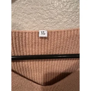 Shein light weight Tan V-neck sweater sz XL thumbnail 3