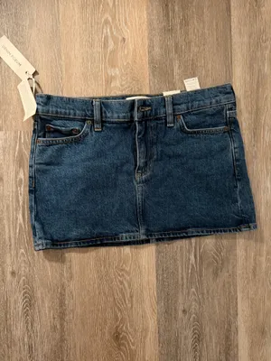 Aritzia Denim Forum thumbnail 2