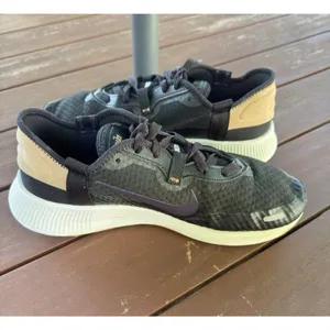 Nike Women’s Reposto Black Running Shoes Black Sneakers Size 9.5 CZ5630-014 thumbnail 4