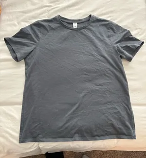 Lululemon Women’s Top  thumbnail 1