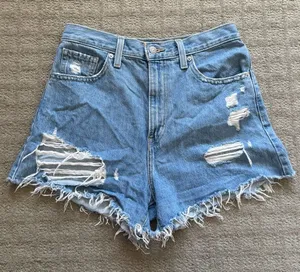 Levi’s Shorts High-Rise thumbnail 1
