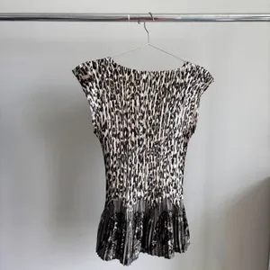 Milano Animal Print Top S Peplum Accordion Pleated 2010s Funky Boho Romantic thumbnail 2