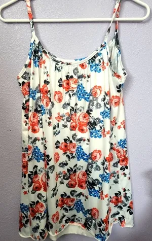Women's Silk Floral Tank Top Size Medium NWOT thumbnail 1
