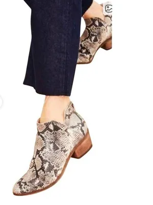 Dolce Vita Cream & Black Snake-Print Cutout Ankle Boots ladies sz U.S 8.5 thumbnail 2
