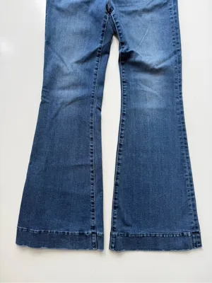 Pistola Kinsley Mid Rise Flare Jeans Size 28 thumbnail 4