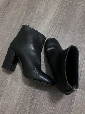 Black boots Size 10 thumbnail 2