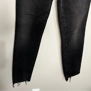 Good American‎ Good Classic Straight Step Hem High-Rise Washed Black Denim Jeans thumbnail 4