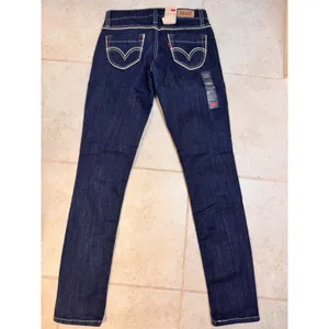 Levis 524 Too NWT Superlow Skinny Jeans Dark Wash Indigo Low Rise Denim Size 2 thumbnail 10