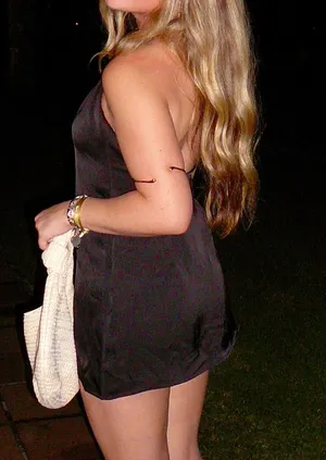 Black halter dress Size XS thumbnail 3