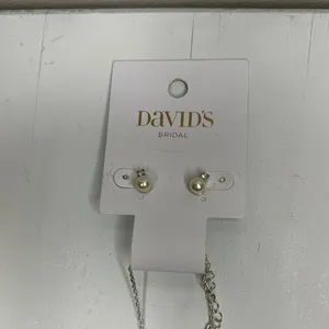 David's Bridal Pearl Necklace and Earrings Set thumbnail 4