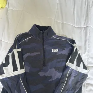 VS Victorias Secret Pink Half Zip Pullover Sweater Jacket Navy Camo Womens XS‎ thumbnail 3
