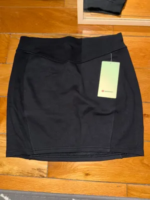 NWT lululemon black scuba skirt thumbnail 4