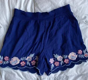 Francesca's Floral Pattern Navy Blue Shorts thumbnail 1