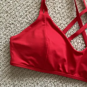 NEW ATHLETA South Swell Bikini Top Size Small Padded Sporty Strappy Red A/C NWT thumbnail 7