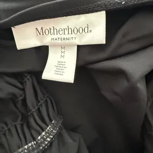 Motherhood Maternity Beach Bump™ Smocked Waist One-Piece Swimsuit Size Medium thumbnail 7