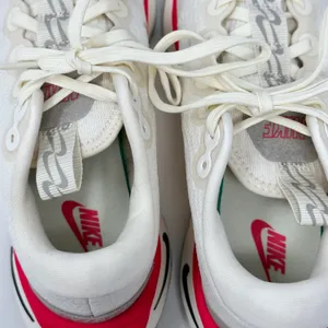 Nike Women's Motiva Pale Ivory Walking/Running Shoes Size 6 thumbnail 5