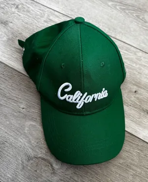 SHEIN Kids Dark Green Baseball Cap with White "California" Embroidery thumbnail 1