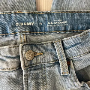 Old Navy Light Blue High Rise Distressed Jeans thumbnail 7