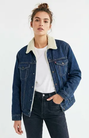 Levis Sherpa Lined Dark Wash Womens Denim Jacket Size Medium thumbnail 1