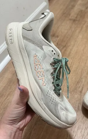 KEEN | Women's WK400 Cream Tan Sage‎ Green Walking Shoes, Size 10 thumbnail 1
