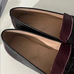 NYDJ Women’s Leather Burgundy Tassel Loafers Ariel Wine Size 8.5 thumbnail 12