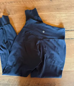 Lululemon Align Joggers 28"  thumbnail 1